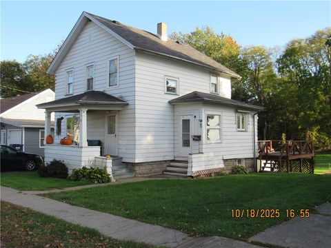 Homes For Sale - 52 Montezuma Street<br/> Lyons, NY 14489