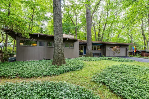 Homes For Sale - 15 Woodland Circle<br/> Irondequoit, NY 14622