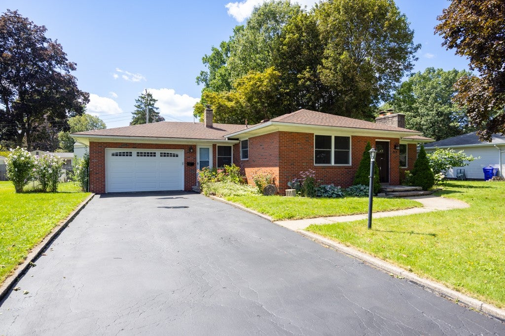 Photo of 253 Southampton Drive, Greece, NY 14616 (MLS # R1704808)