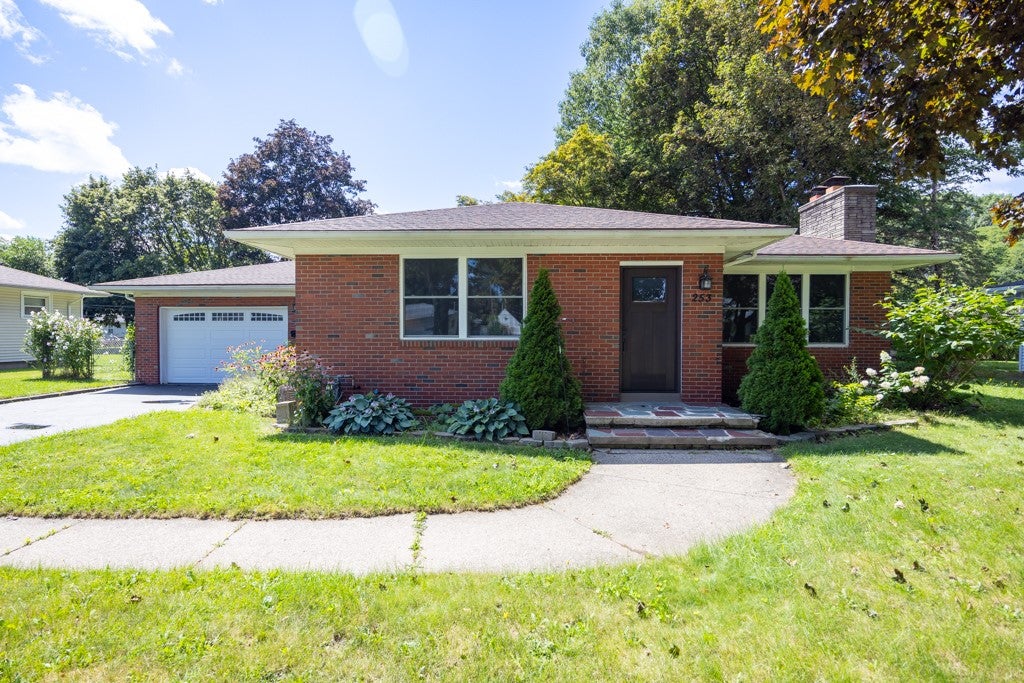 Photo of 253 Southampton Drive, Greece, NY 14616 (MLS # R1704808)