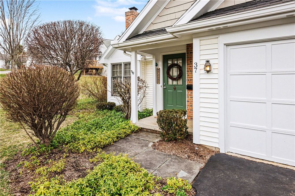 Photo of 37 Genesee View Trail, Chili, NY 14623 (MLS # R1666181)