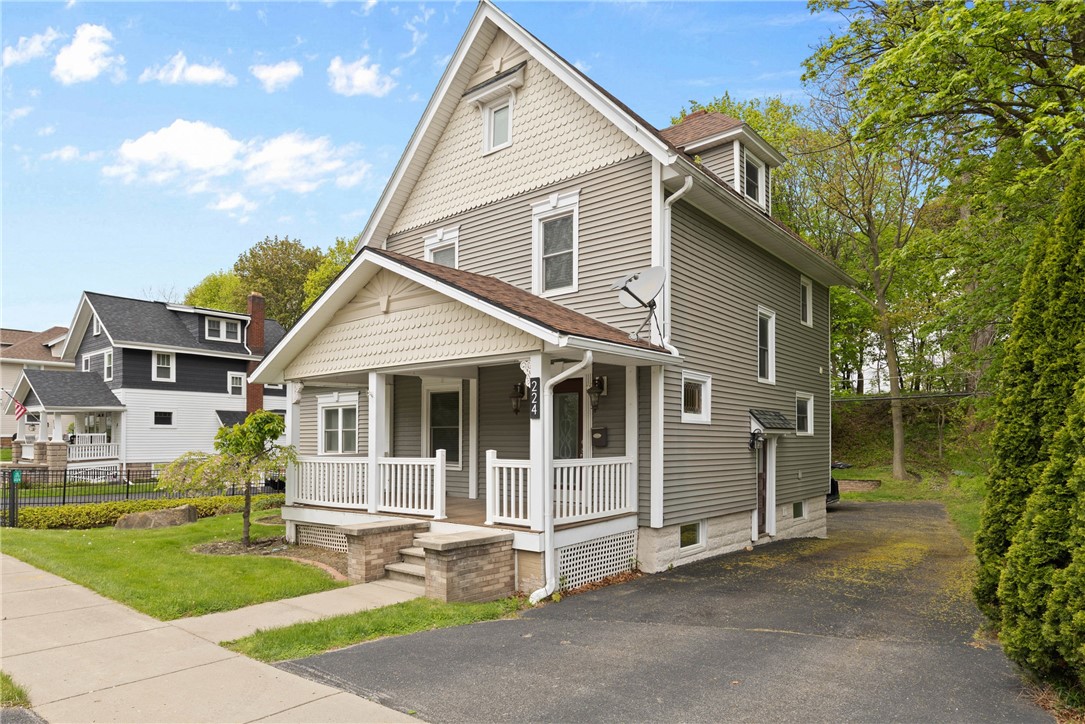 224 Lyell Avenue