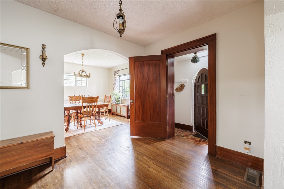 Search Properties 2 22 rhinecliff drive