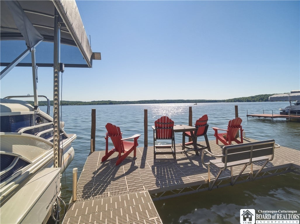 320 Lakeside Drive