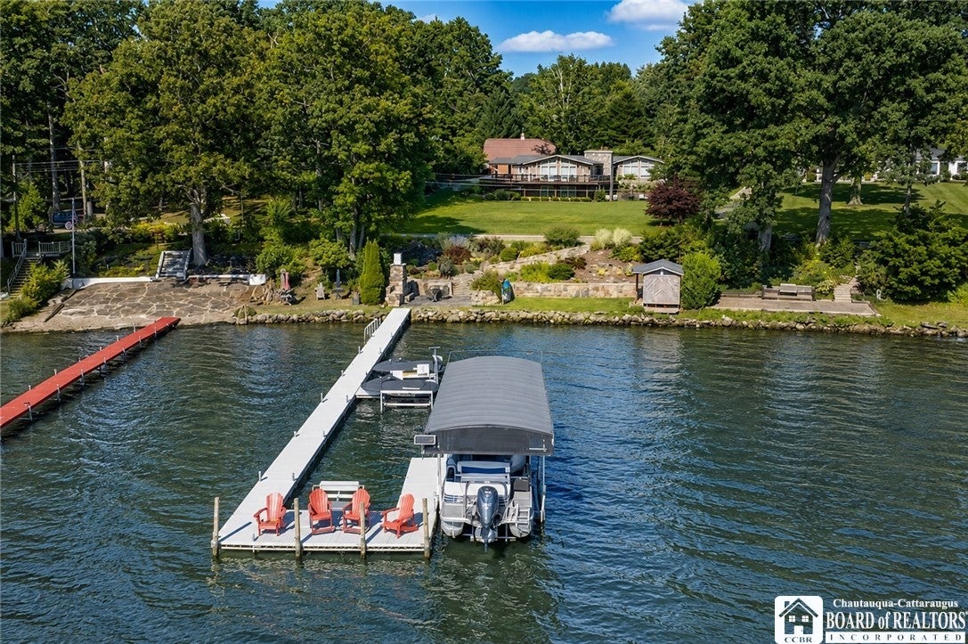320 Lakeside Drive