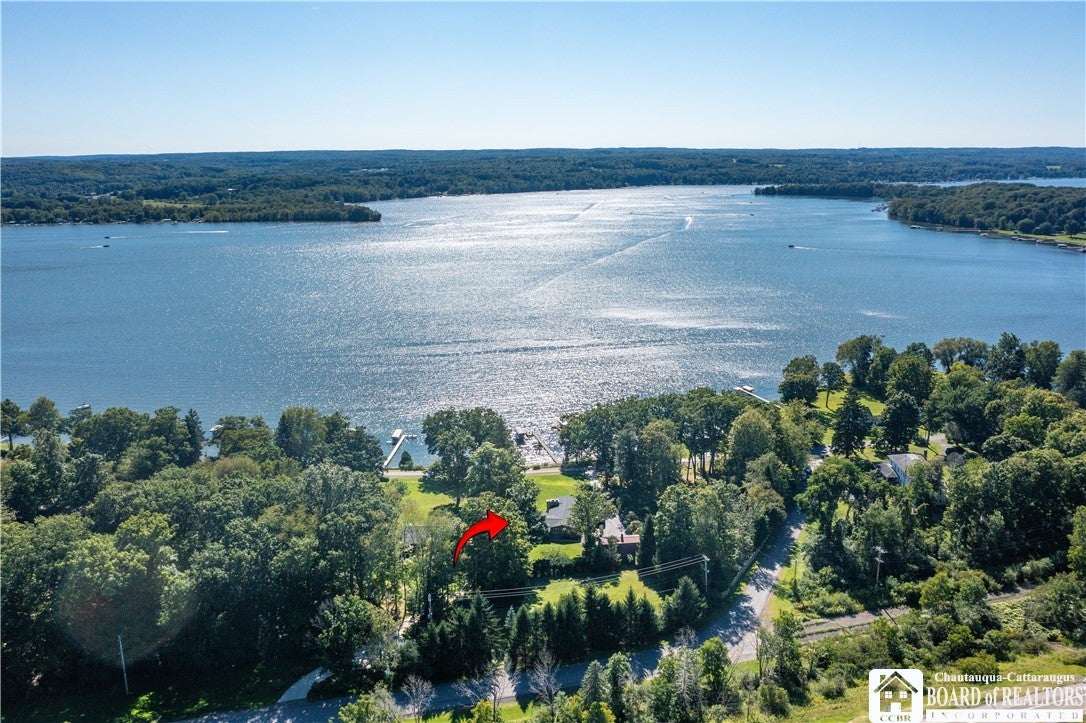 320 Lakeside Drive