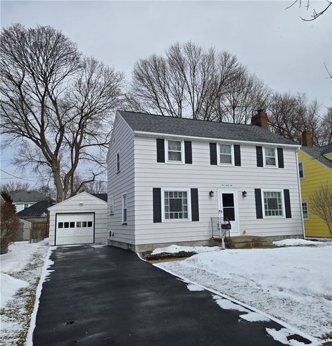 Homes For Sale - 146 Burwell Road<br/> Irondequoit, NY 14617