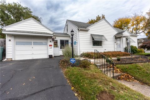 88 Colebourne Rd Rochester NY 14609