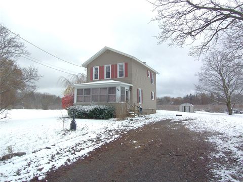 1807 Spafford Rd Phelps NY 14532