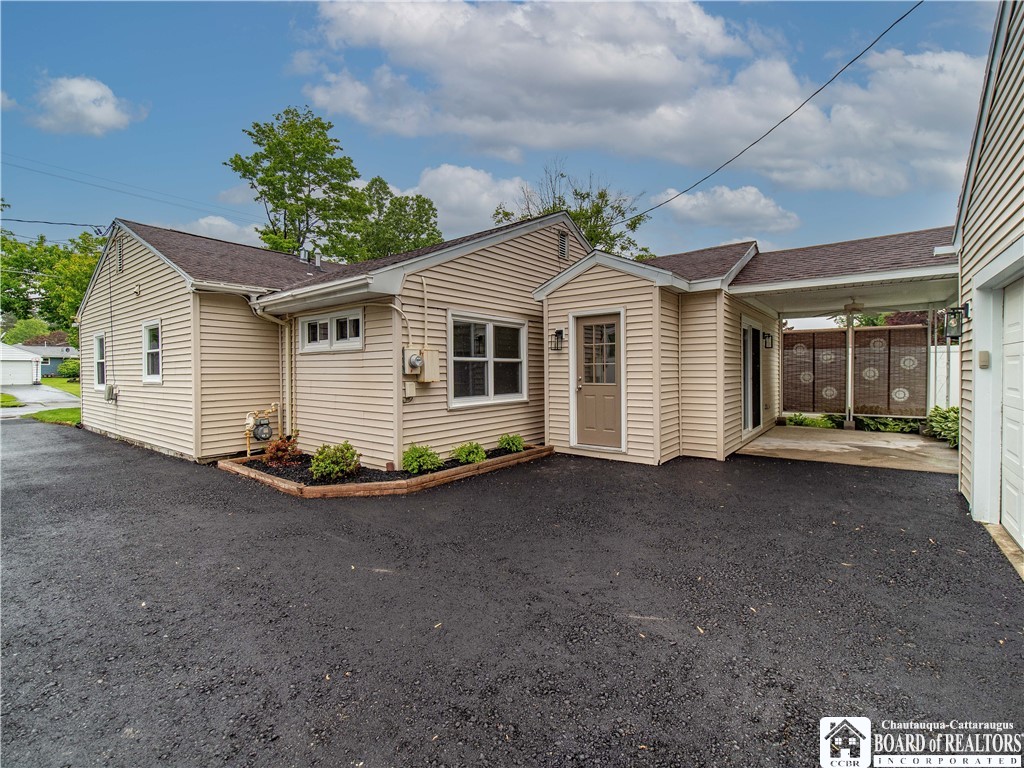 413 Chautauqua Avenue, Jamestown, New York image 2