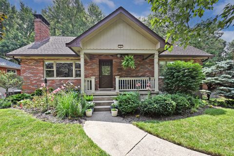 Photo of 19 Edna Lane, Covington, KY 41011 (MLS # 644630)