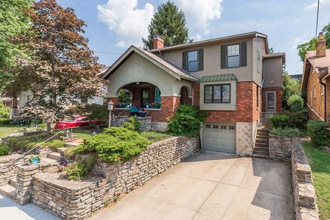 Photo of 10 Trinity Place, Fort Thomas, KY 41075 (MLS # 636841)