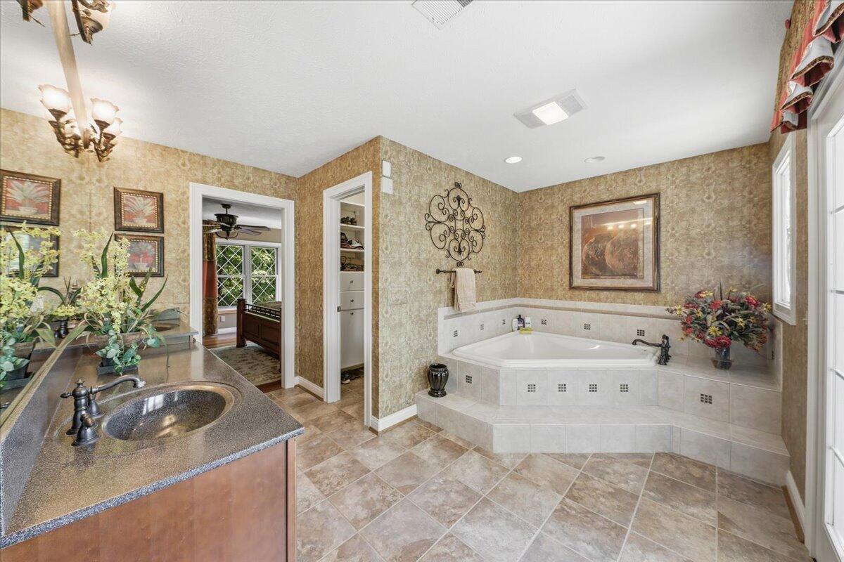 1839 Harmony Hill Dr, Union, KY, 41091, USA, 5 Bedrooms Bedrooms, ,5 BathroomsBathrooms,Residential,Pending,1839 Harmony Hill Dr,644213