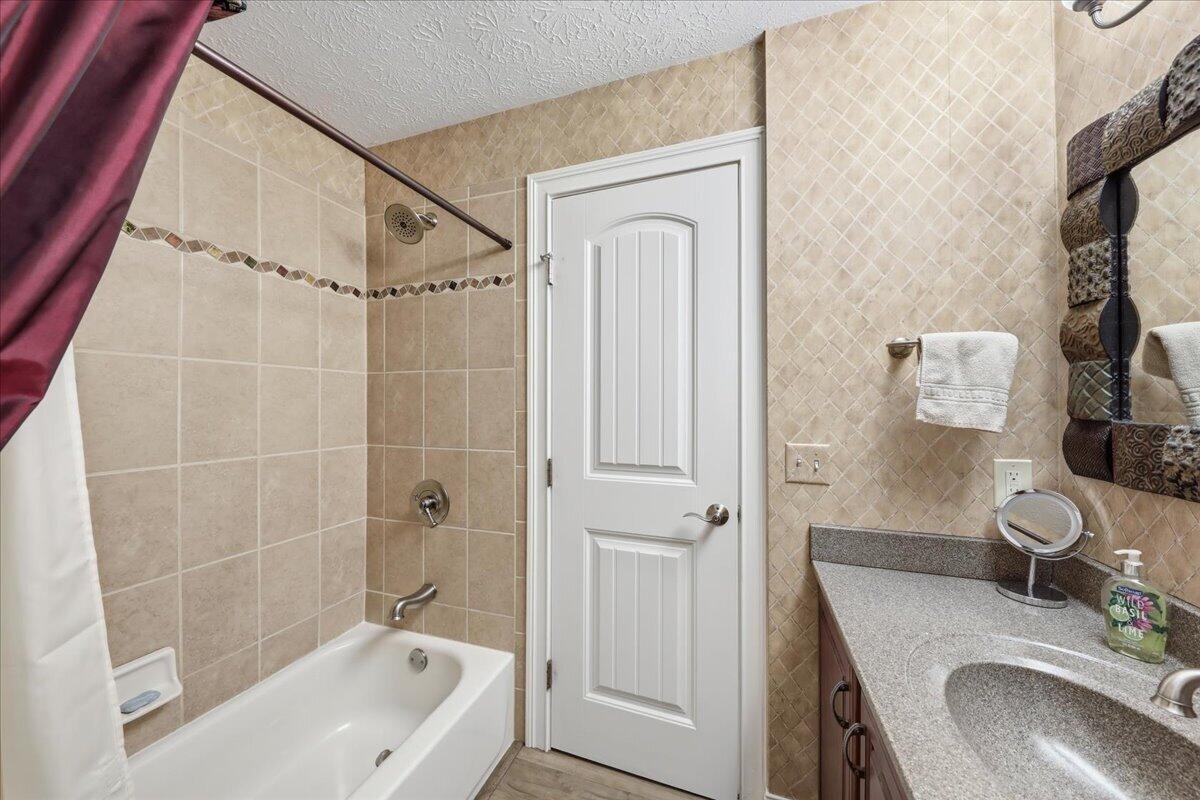 1839 Harmony Hill Dr, Union, KY, 41091, USA, 5 Bedrooms Bedrooms, ,5 BathroomsBathrooms,Residential,Pending,1839 Harmony Hill Dr,644213