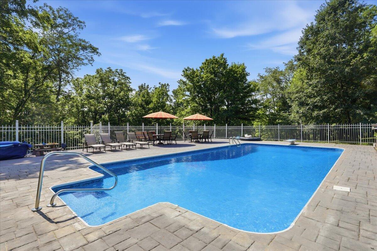 1839 Harmony Hill Dr, Union, KY, 41091, USA, 5 Bedrooms Bedrooms, ,5 BathroomsBathrooms,Residential,Pending,1839 Harmony Hill Dr,644213