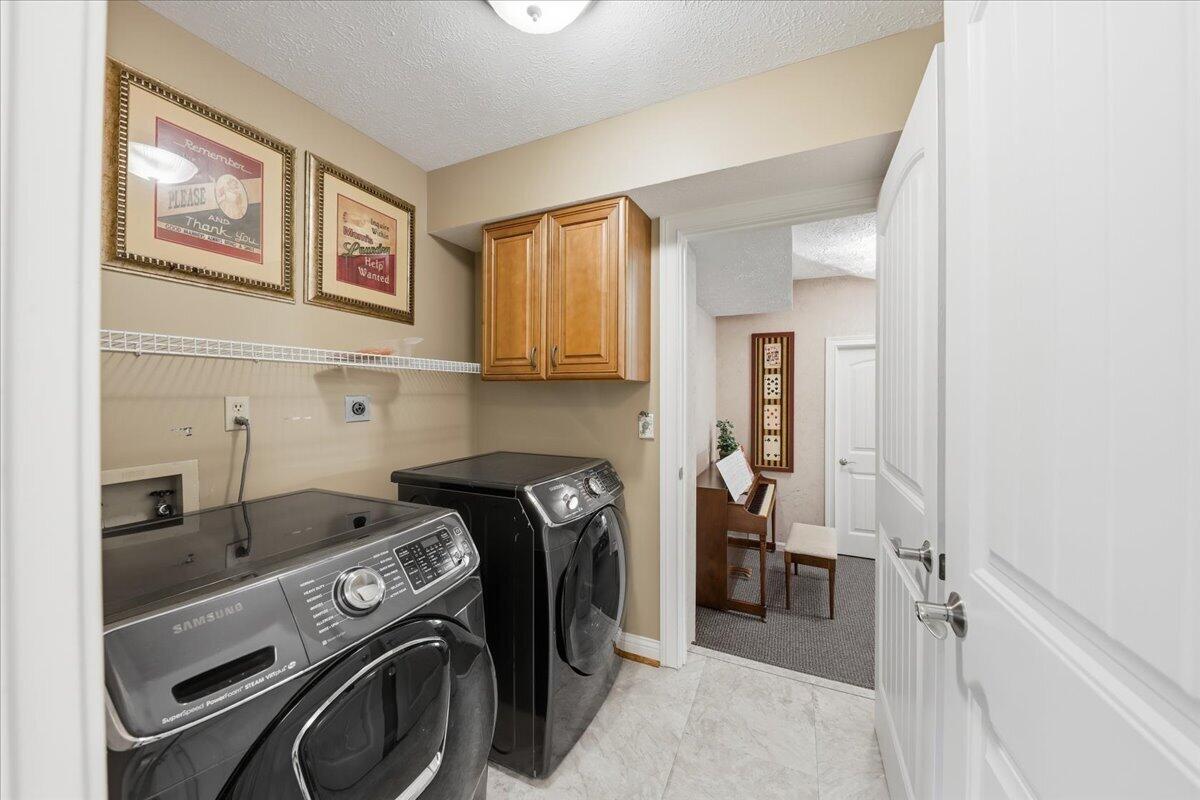 1839 Harmony Hill Dr, Union, KY, 41091, USA, 5 Bedrooms Bedrooms, ,5 BathroomsBathrooms,Residential,Pending,1839 Harmony Hill Dr,644213