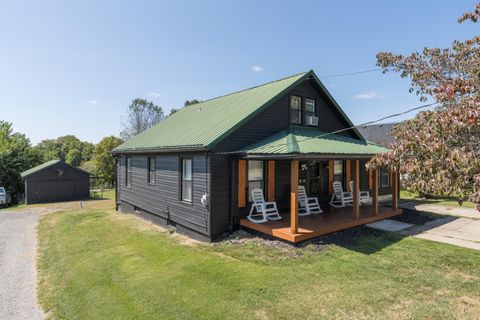 Photo of 40 Charlotte Heights, Williamstown, KY 41097 (MLS # 638474)