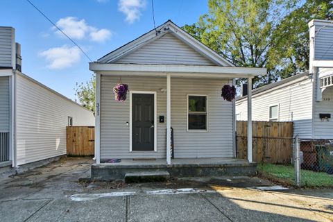 Photo of 311 E 13th Street, Covington, KY 41011 (MLS # 636835)