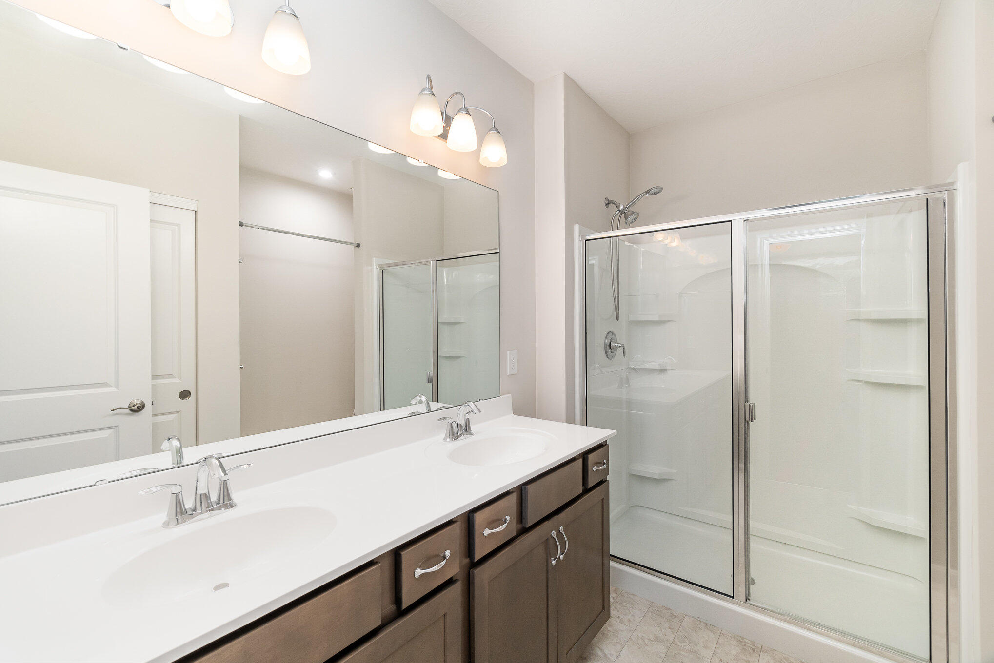 Florence, Kentucky 41042, United States, 2 Bedrooms Bedrooms, ,2 BathroomsBathrooms,Residential,Active,173447