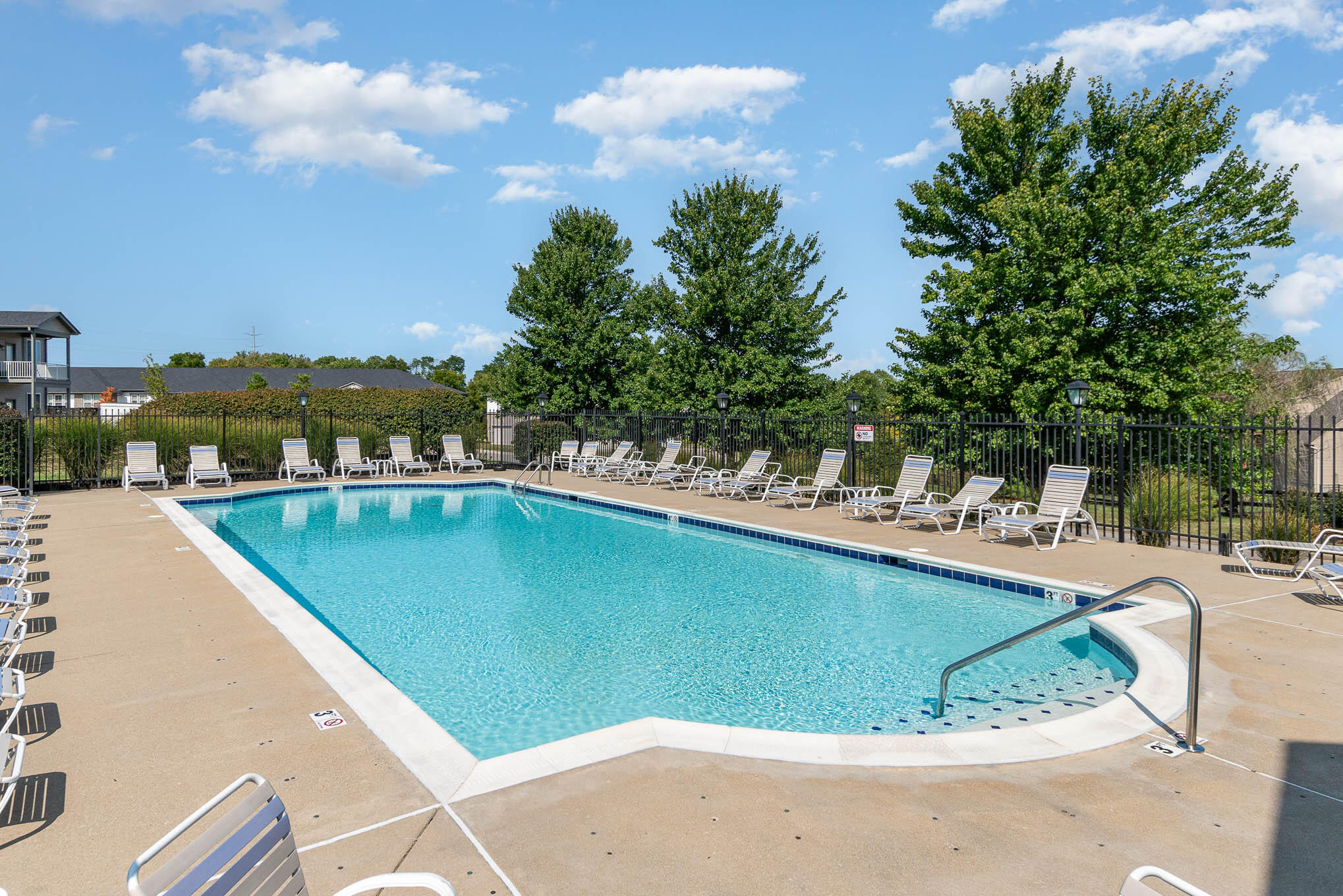 Florence, Kentucky 41042, United States, 2 Bedrooms Bedrooms, ,2 BathroomsBathrooms,Residential,Active,173447