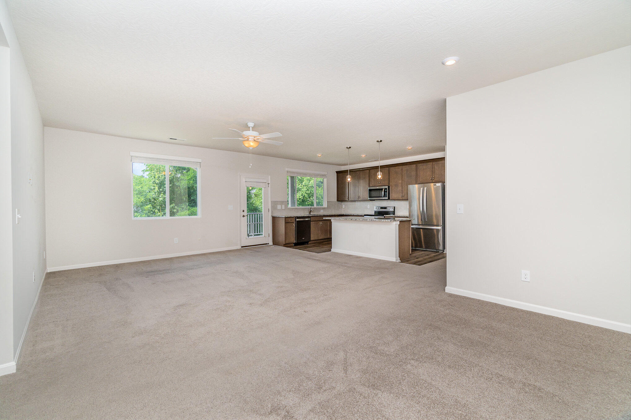 Florence, Kentucky 41042, United States, 2 Bedrooms Bedrooms, ,2 BathroomsBathrooms,Residential,Active,173447