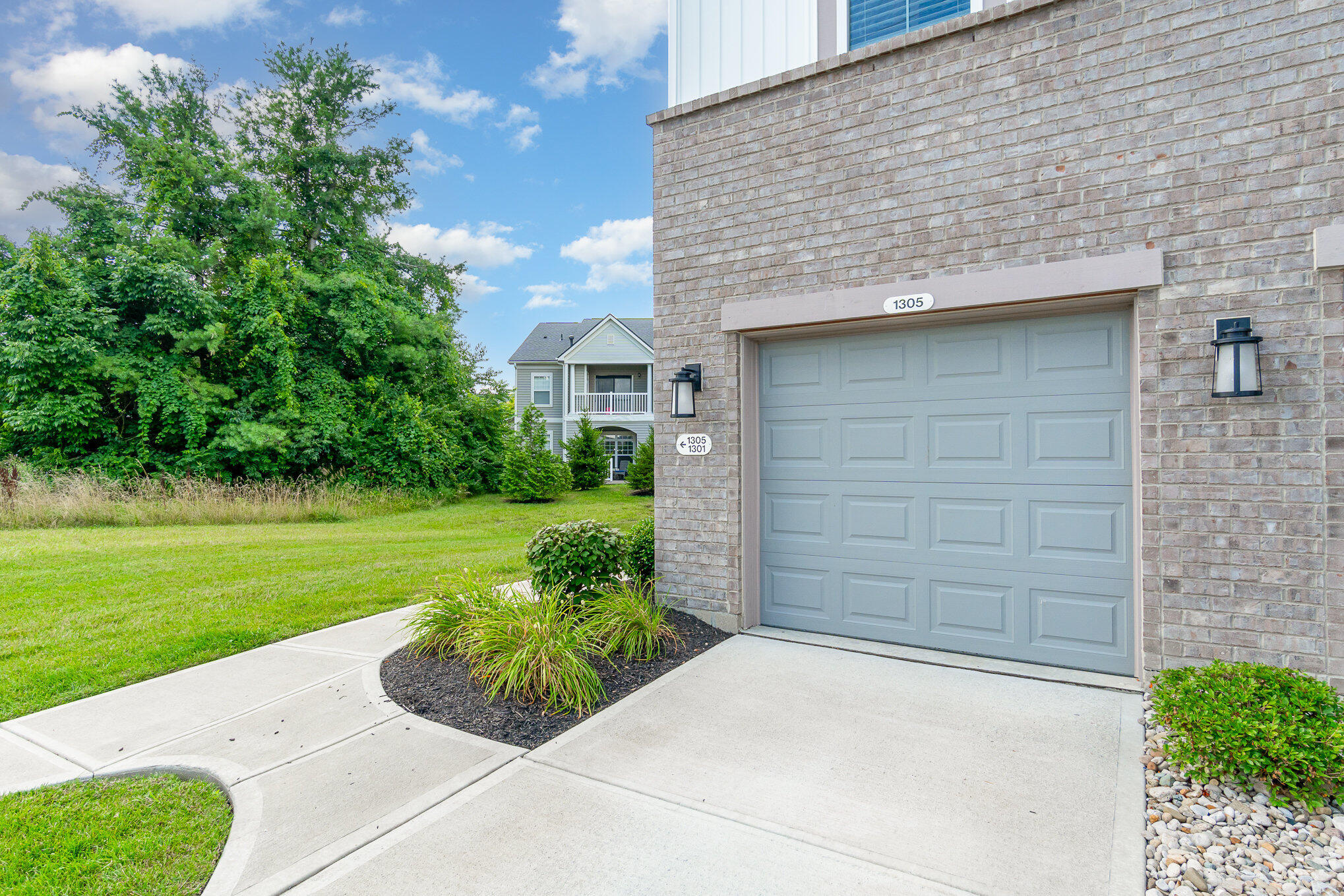 Florence, Kentucky 41042, United States, 2 Bedrooms Bedrooms, ,2 BathroomsBathrooms,Residential,Active,173447