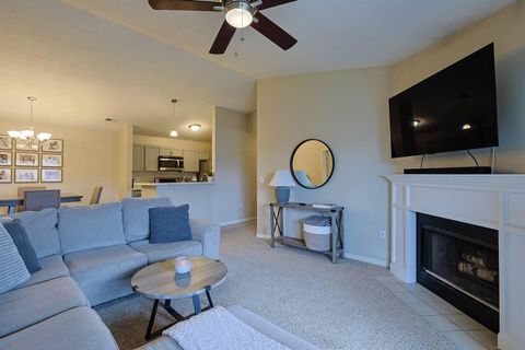 Photo of 380 Timber Ridge Dr #12, Wilder, KY 41071 (MLS # 641504)