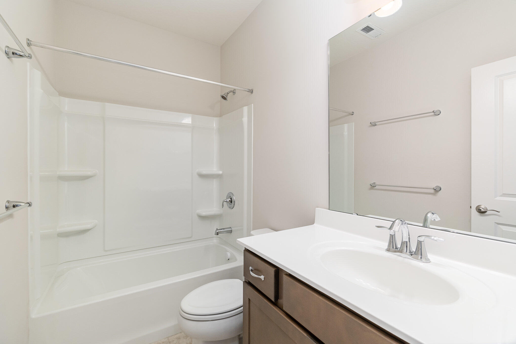 Florence, Kentucky 41042, United States, 2 Bedrooms Bedrooms, ,2 BathroomsBathrooms,Residential,Active,216560