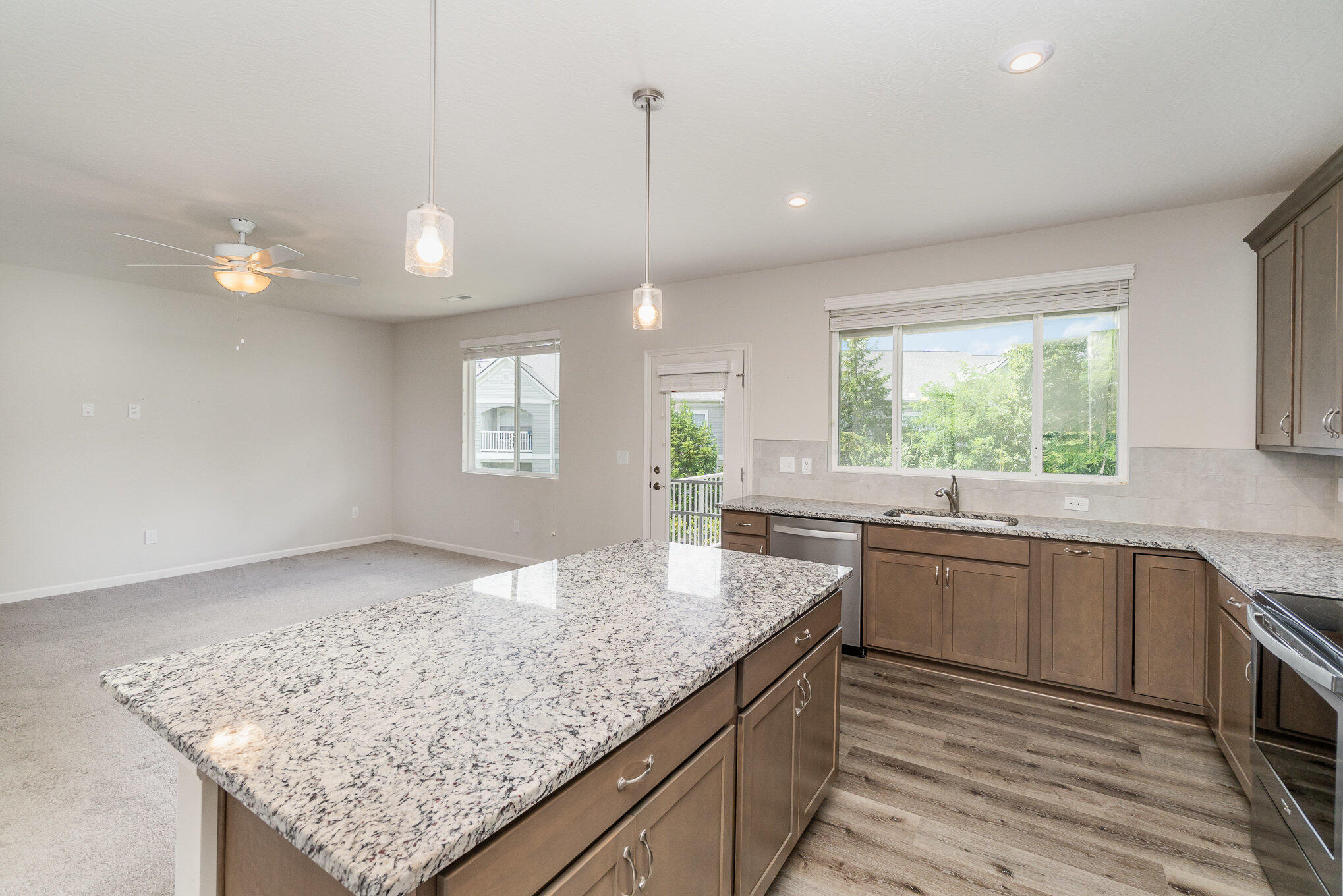 Florence, Kentucky 41042, United States, 2 Bedrooms Bedrooms, ,2 BathroomsBathrooms,Residential,Active,216560