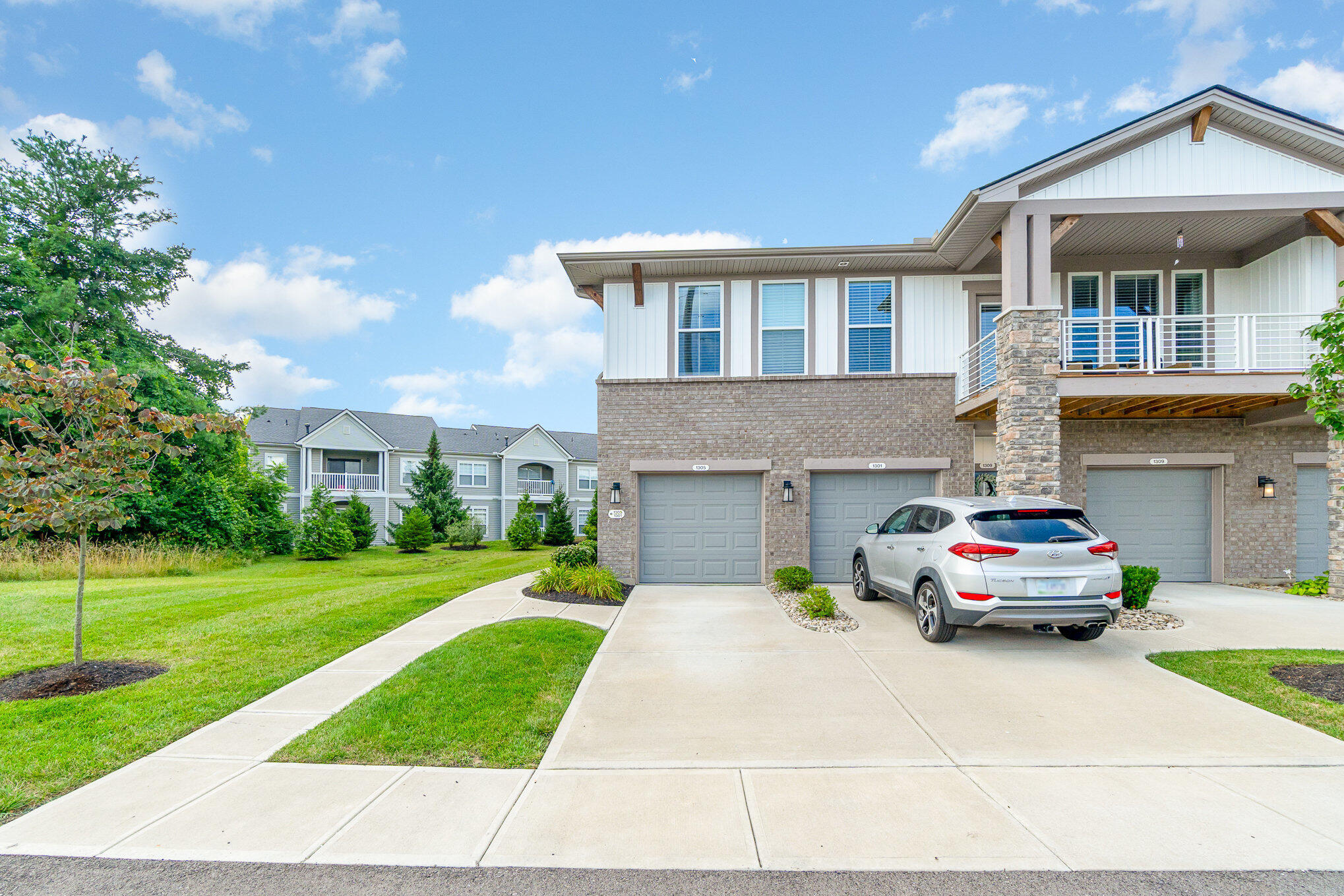 Florence, Kentucky 41042, United States, 2 Bedrooms Bedrooms, ,2 BathroomsBathrooms,Residential,Active,216560