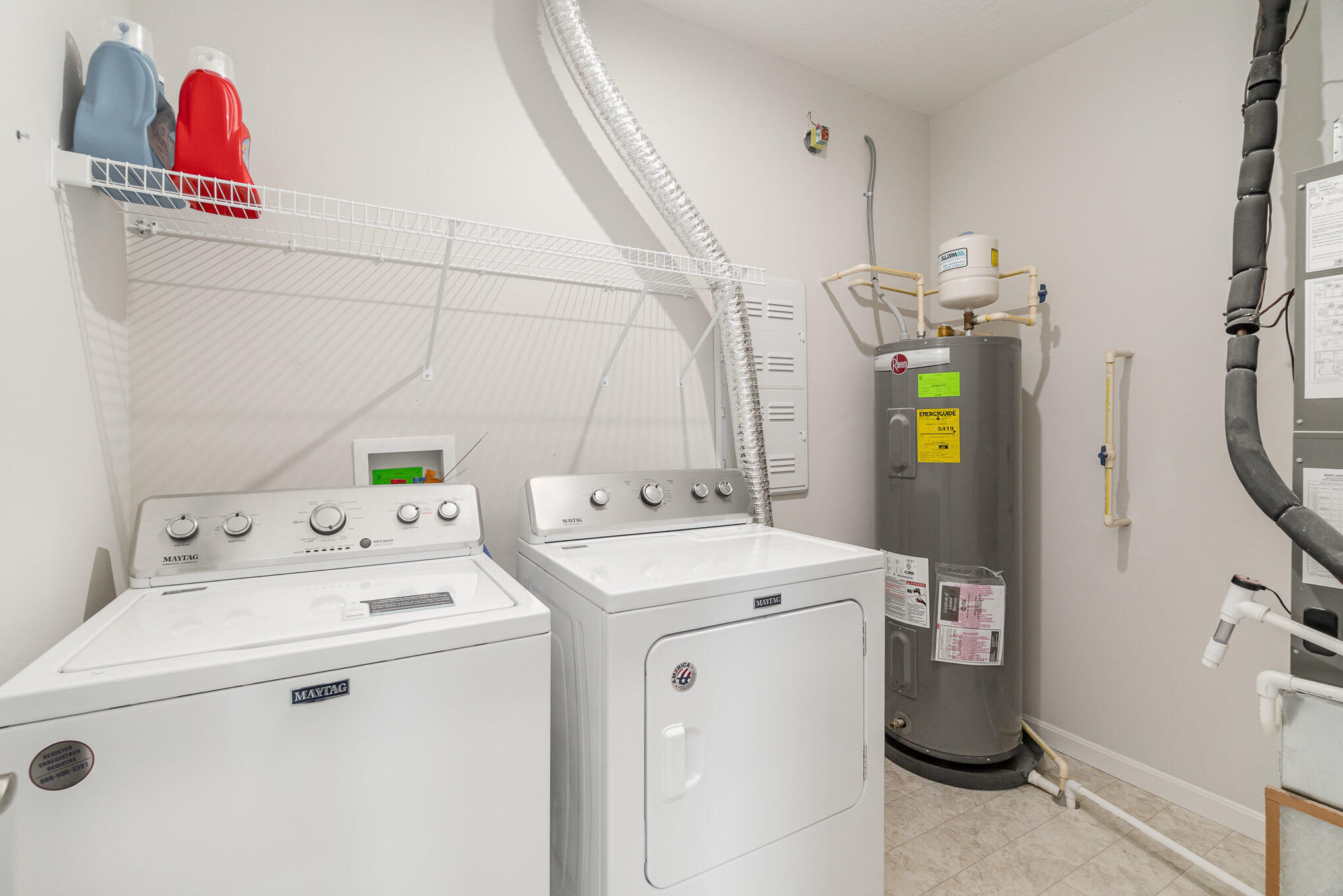 Florence, Kentucky 41042, United States, 2 Bedrooms Bedrooms, ,2 BathroomsBathrooms,Residential,Active,216560