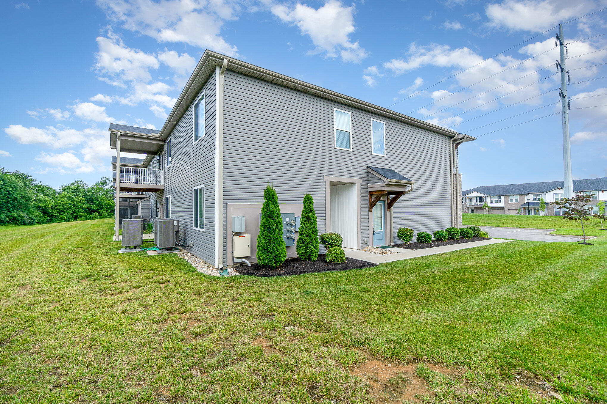 Florence, Kentucky 41042, United States, 2 Bedrooms Bedrooms, ,2 BathroomsBathrooms,Residential,Active,216560