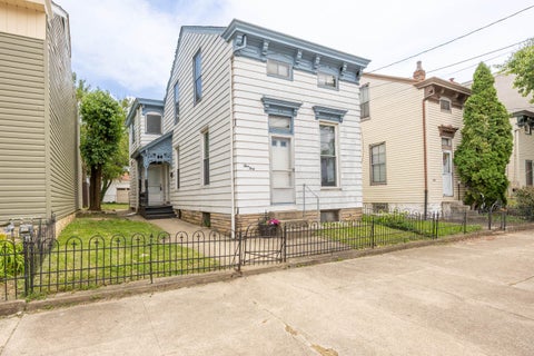Tiny photo for 330 W 9th Street W, Newport, KY 41071 (MLS # 638258)