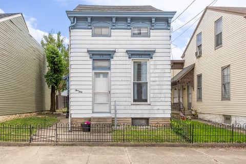 Photo for 330 W 9th Street W, Newport, KY 41071 (MLS # 638258)