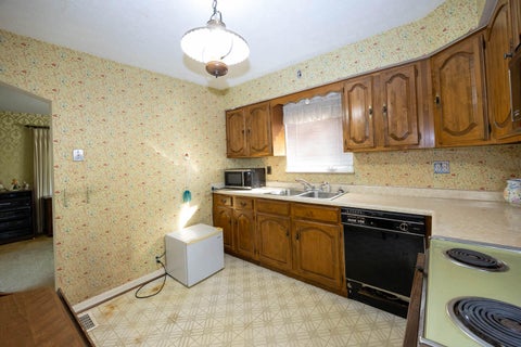 Tiny photo for 1 N Sherry Lane, Bellevue, KY 41073 (MLS # 646124)