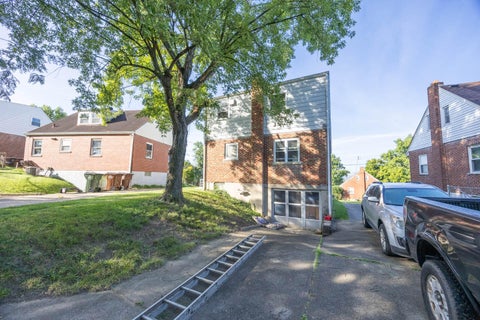 Tiny photo for 1 N Sherry Lane, Bellevue, KY 41073 (MLS # 646124)
