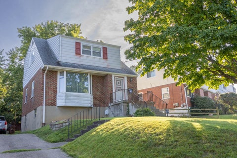 Tiny photo for 1 N Sherry Lane, Bellevue, KY 41073 (MLS # 646124)