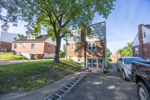 Tiny photo for 1 N Sherry Lane, Bellevue, KY 41073 (MLS # 646124)