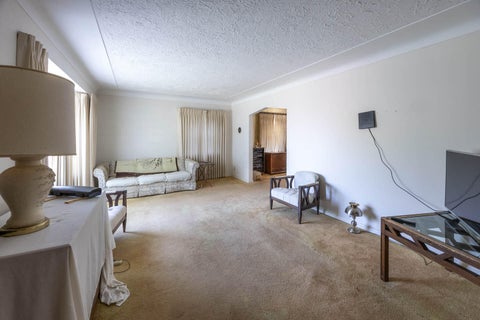 Tiny photo for 1 N Sherry Lane, Bellevue, KY 41073 (MLS # 646124)