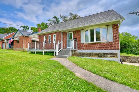 Photo of 256 Clover Ridge Avenue, Fort Thomas, KY 41075 (MLS # 643939)