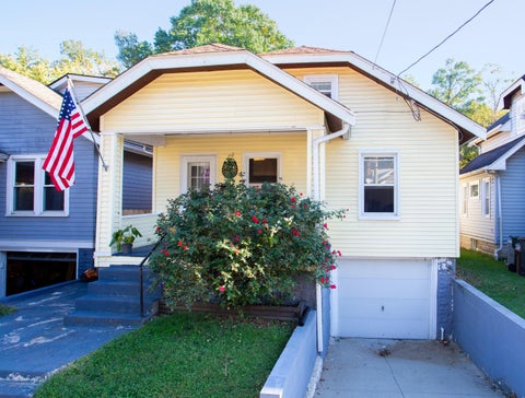 Photo of 322 Covert Run Pike, Bellevue, KY 41073 (MLS # 647261)
