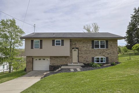 Photo of 941 Hillview Road, Alexandria, KY 41001 (MLS # 641806)