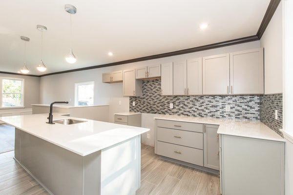 1120 PARKWAY AVE, COVINGTON, KY 41011 - Image bbc32180efe09c79f2c6af73dcc83333/2405685461