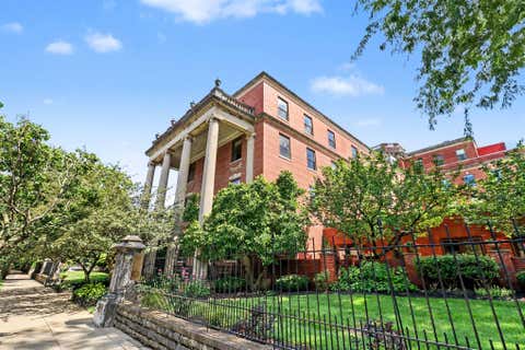 Photo for 323 E 2nd Street 105