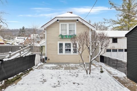 Photo of 618 W Watkins Street, Covington, KY 41011 (MLS # 638489)