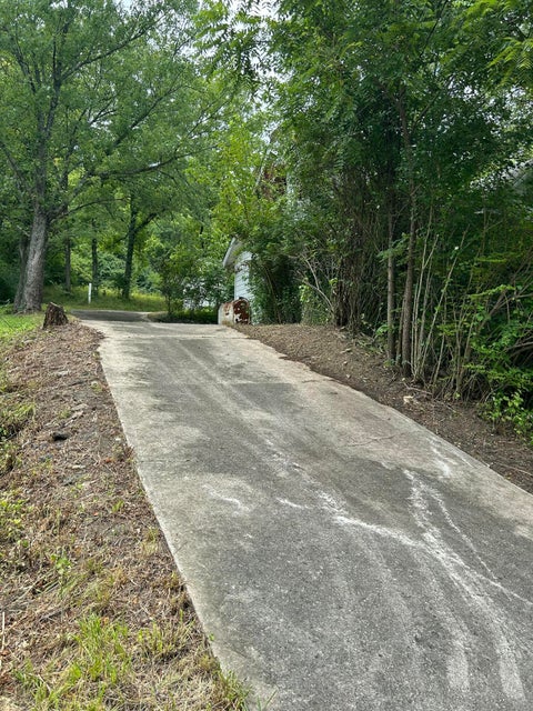 Photo for 8470 Locust Pike