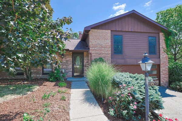 8822 VALLEY CIRCLE DR, FLORENCE, KY 41042 - Image d95dbbb626ffd867bd2ce1abf5f90bd0/309398349