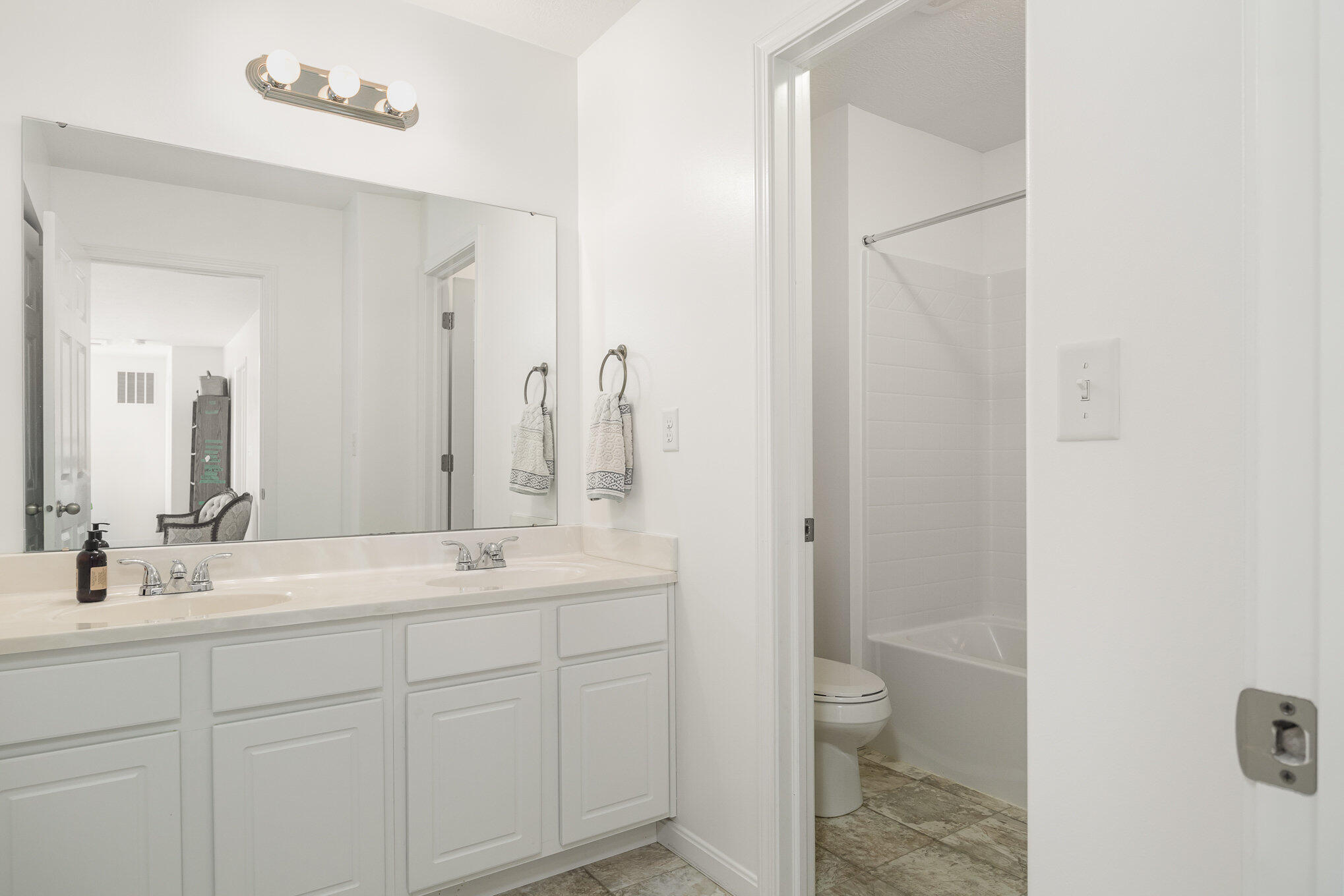 Walton, Kentucky 41094, United States, 3 Bedrooms Bedrooms, ,4 BathroomsBathrooms,Residential,Pending,116573