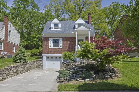 Photo of 40 Edwards Court, Fort Thomas, KY 41075 (MLS # 641795)