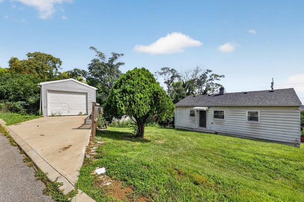 1611 MONROE ST, COVINGTON, KY 41014 - Image fea1e1e6048774a9b9cadc6fbcf81bbb/2865191503